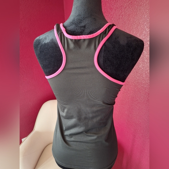 Women's racerback tank size medium - Picture 2 of 6